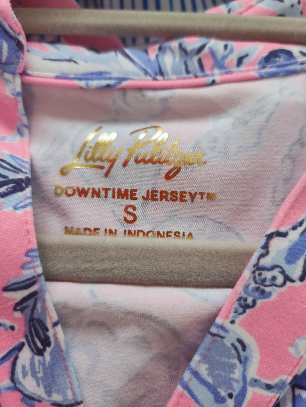 NWOT Lilly Pulitzer UPF 50+ Dune Shirt Sleeve Sleeve Size Small - Picture 7 of 7